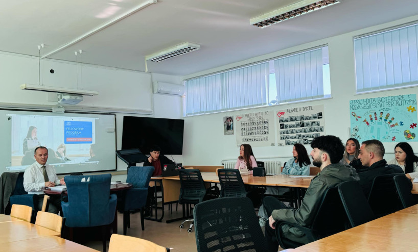 Teach For Kosova mban sesione informuese për Programin e Fellowshipit